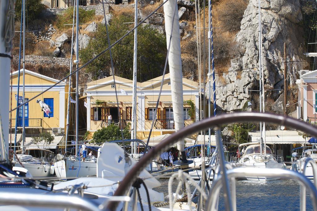 Symi Port View Apartment Bagian luar foto
