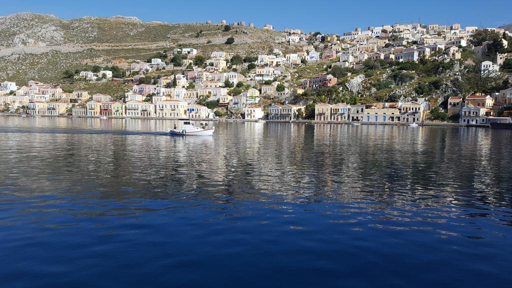 Symi Port View Apartment Bagian luar foto
